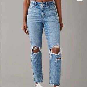 American Eagle Strigid Mom Jeans